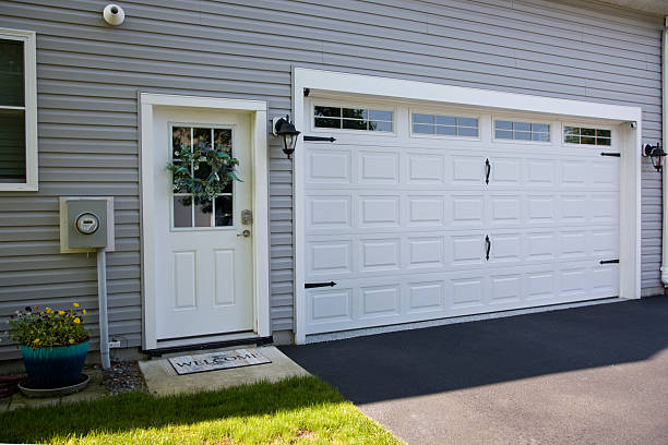 24/7 Emergency Garage Door Panel Replacement experts in Hinton, OK